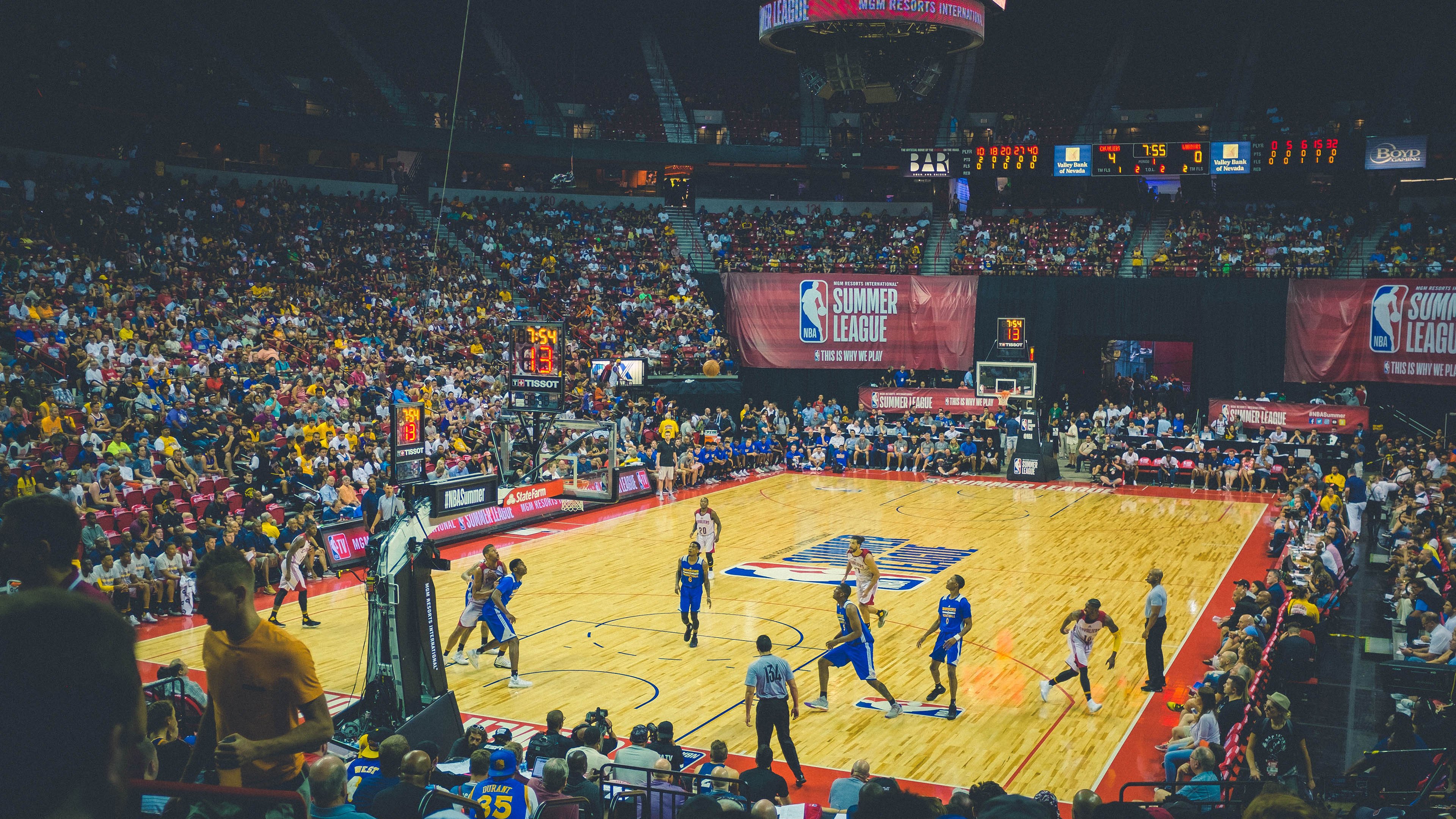 KD24分8失误,阿门12中4,火箭11分惨败马刺,赛后还有4个坏消息,火箭阿森纳