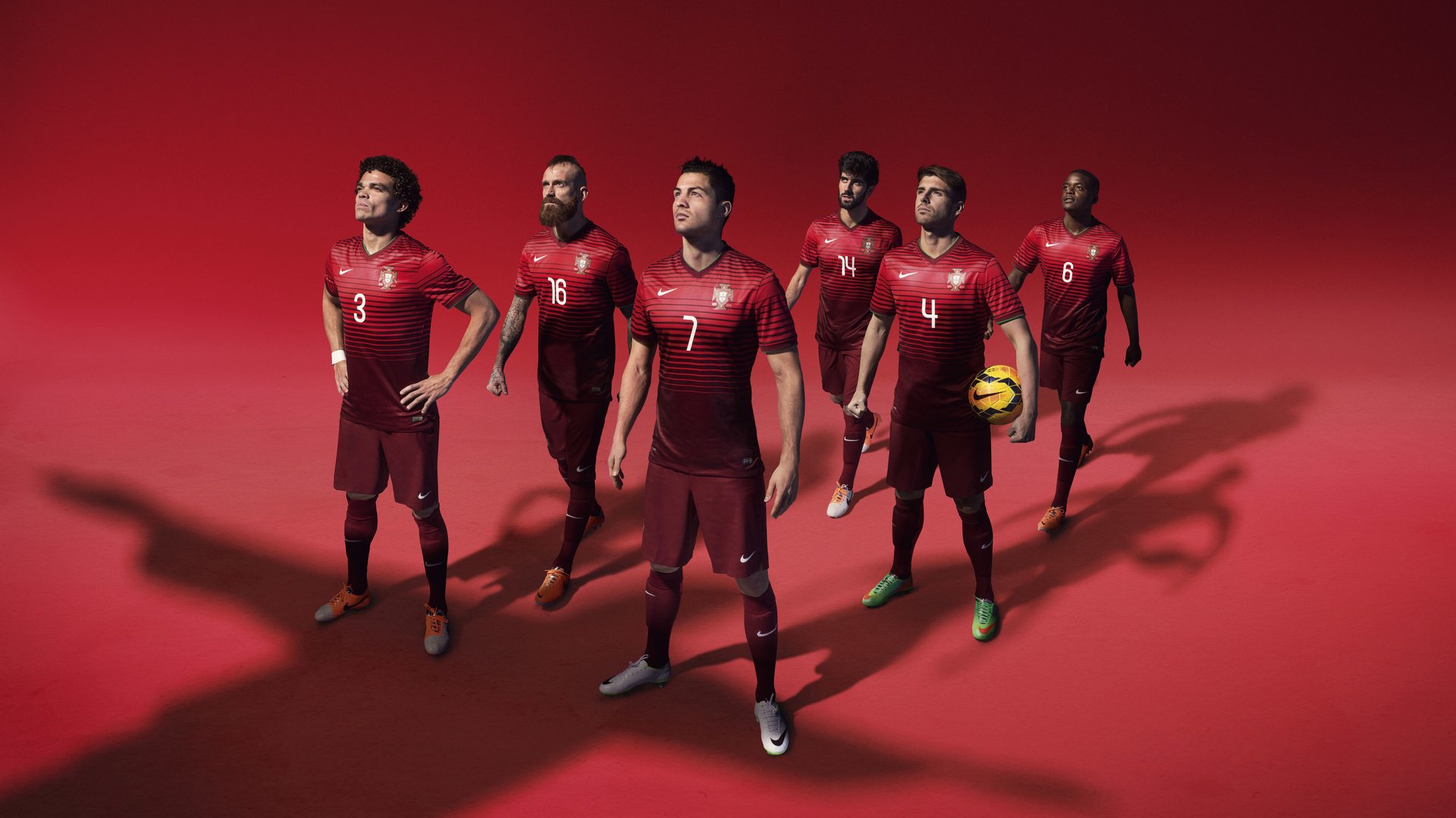 曼联球迷对于下一笔引援充满期待与焦虑,曼联下赛季引援目标