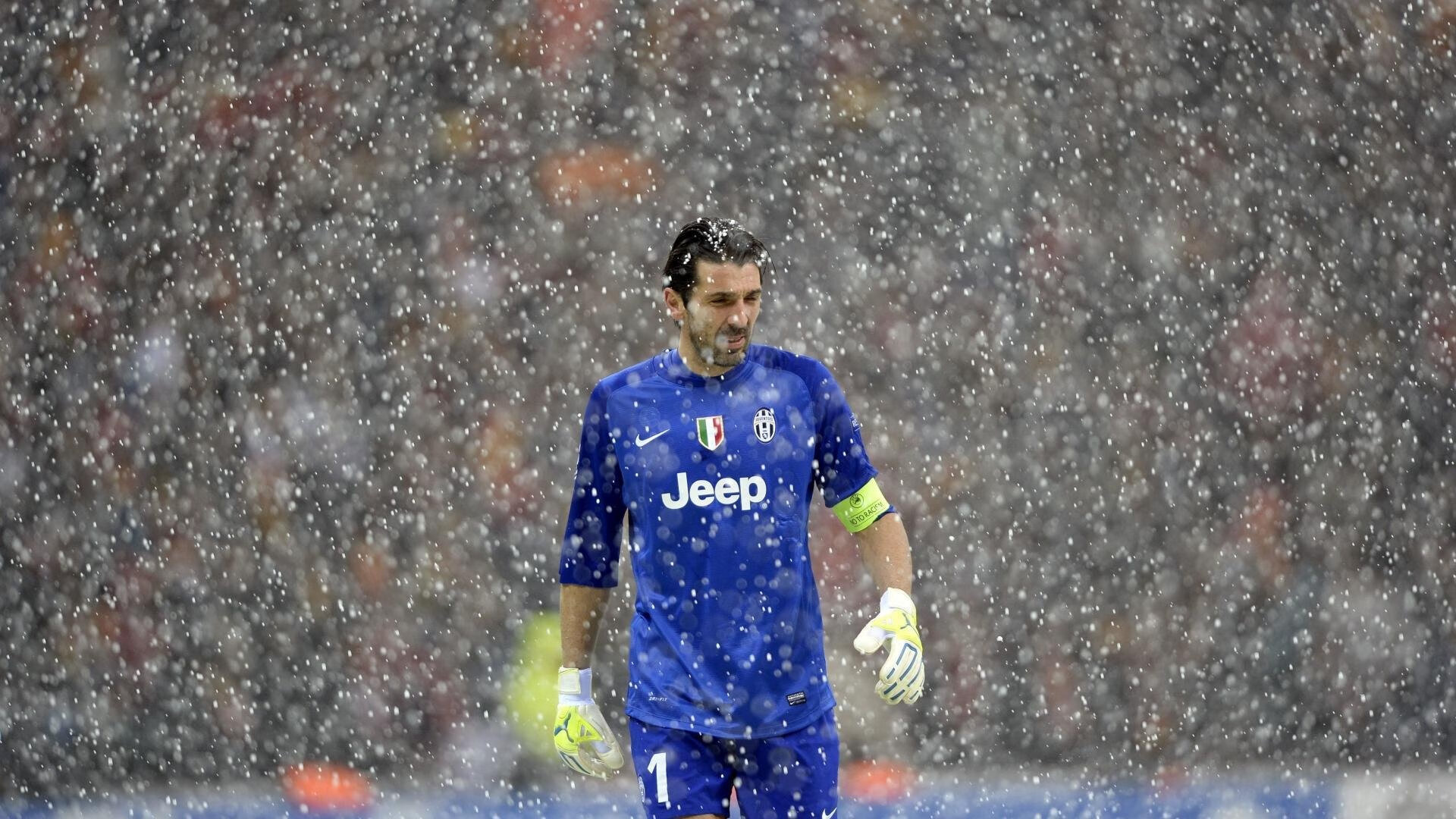 球员在洲际比赛中以关键进球创造历史瞬间，洲际级球员